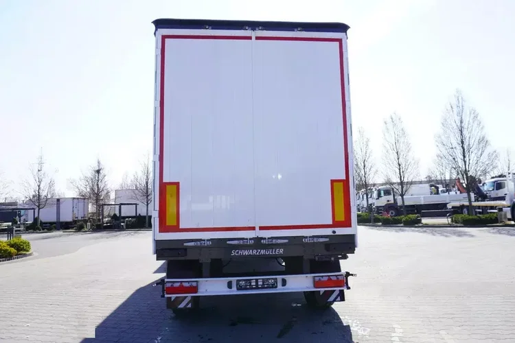 Volvo FH 500 XXL / Firanka / 290 tys. km / Oś skrętna / przyczepa Schwarzmüller zdjęcie 5