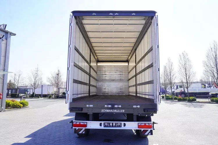 Volvo FH 500 XXL / Firanka / 290 tys. km / Oś skrętna / przyczepa Schwarzmüller zdjęcie 6