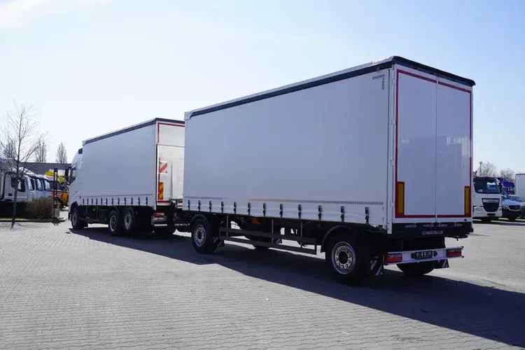 Volvo FH 500 XXL / Firanka / 290 tys. km / Oś skrętna / przyczepa Schwarzmüller zdjęcie 7