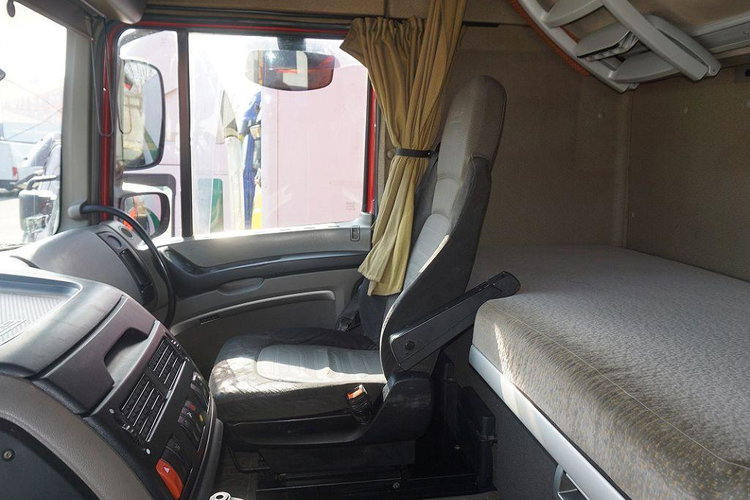 DAF FAR XF 105 zdjęcie 6