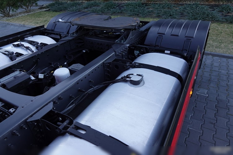 Volvo FH 500 / I-SAVE / XXL / KLIMA POSTOJOWA / NOWY MODEL / OPONY 100 % / PO ZŁOTYM KONTRAKCIE SERWISOWYM zdjęcie 19