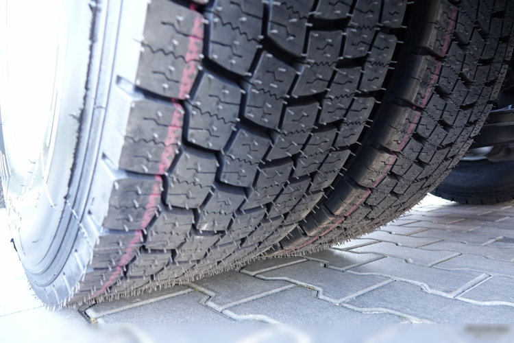 Volvo FH 500 / I-SAVE / XXL / KLIMA POSTOJOWA / NOWY MODEL / OPONY 100 % / PO ZŁOTYM KONTRAKCIE SERWISOWYM zdjęcie 27