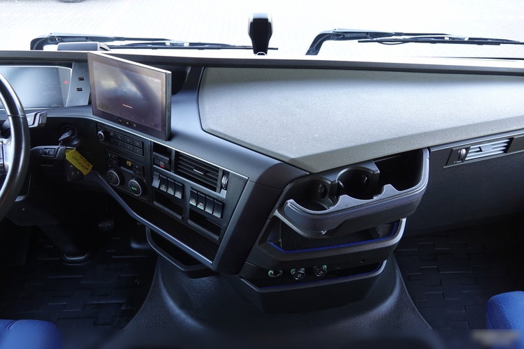 Volvo FH 500 / I-SAVE / XXL / KLIMA POSTOJOWA / NOWY MODEL / OPONY 100 % / PO ZŁOTYM KONTRAKCIE SERWISOWYM zdjęcie 37