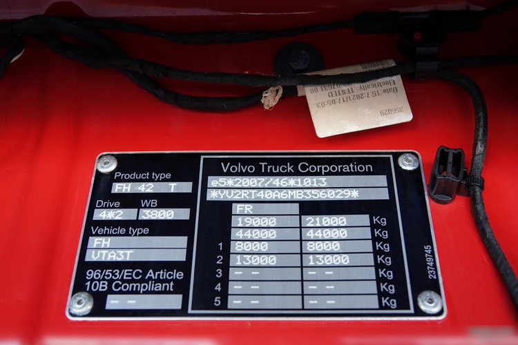 Volvo FH 500 / I-SAVE / XXL / KLIMA POSTOJOWA / NOWY MODEL / OPONY 100 % / PO ZŁOTYM KONTRAKCIE SERWISOWYM zdjęcie 44