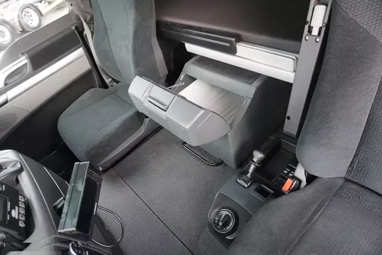 MAN TGM / 18.290 / EURO 6 / CHŁODNIA+ WINDA / 18 PALET / OTWIERANY BOK zdjęcie 9