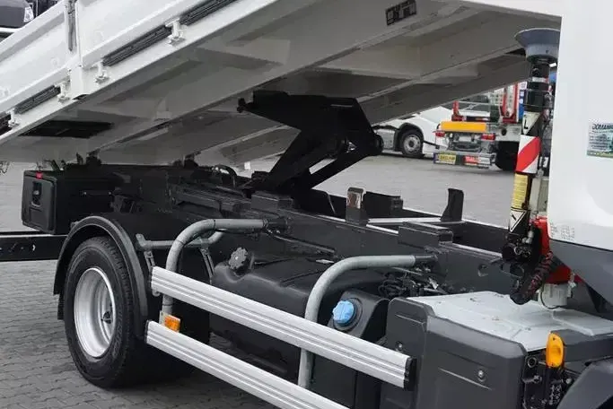 Renault D 210 / E 6 / WYWROTKA + HDS / ROTATOR zdjęcie 22