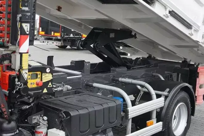 Renault D 210 / E 6 / WYWROTKA + HDS / ROTATOR zdjęcie 24