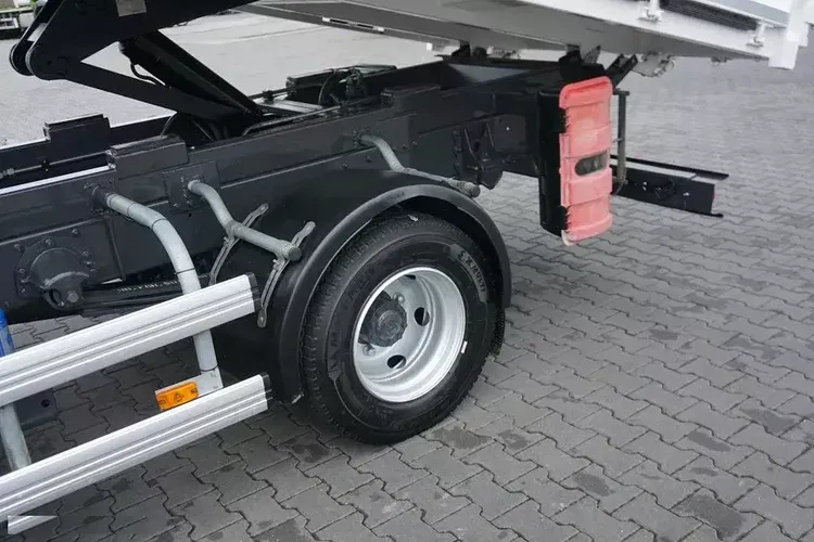 Renault D 210 / E 6 / WYWROTKA + HDS / ROTATOR zdjęcie 25