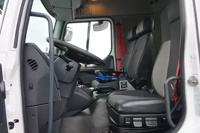 Renault D 210 / E 6 / WYWROTKA + HDS / ROTATOR zdjęcie 7