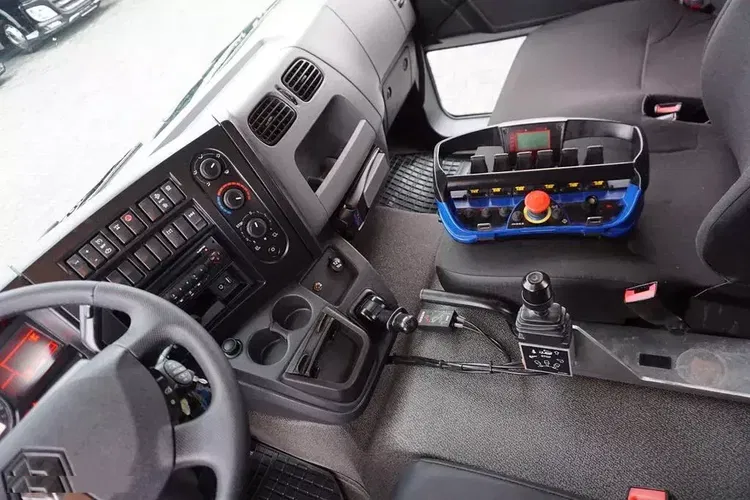 Renault D 210 / E 6 / WYWROTKA + HDS / ROTATOR zdjęcie 9