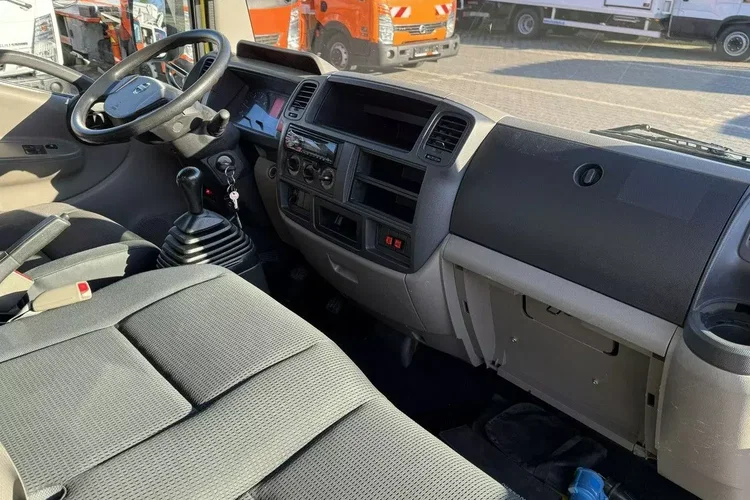 Nissan Cabstar zdjęcie 30