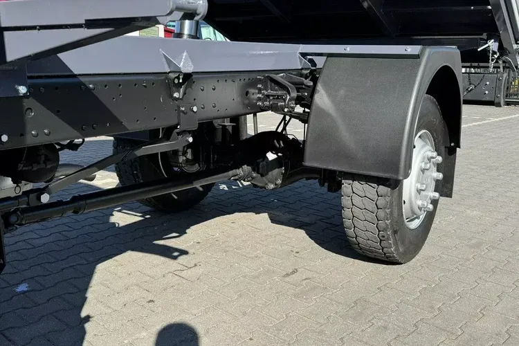 Mitsubishi Canter Fuso 4x4 17C18D 4.9/180KM Wywrotka 3-stronna zdjęcie 8
