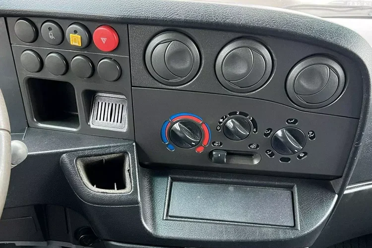 Iveco Daily 35C12 zdjęcie 23