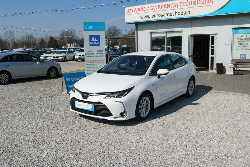 samochód osobowy Toyota zdjęcie 1