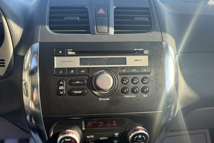 Suzuki SX4 4X4, Szwajcaria, Gwarancja, Klima zdjęcie 16