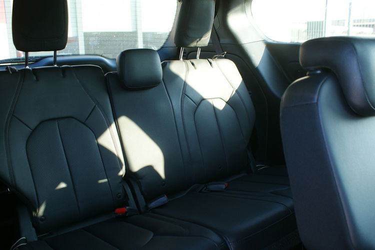Chrysler Pacifica Limited 35th Anniversary Edition zdjęcie 18