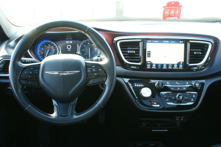 Chrysler Pacifica Limited 35th Anniversary Edition zdjęcie 23