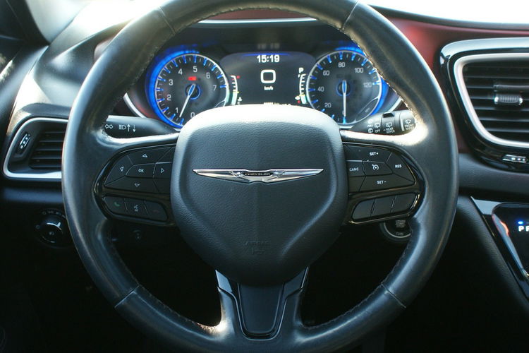 Chrysler Pacifica Limited 35th Anniversary Edition zdjęcie 24