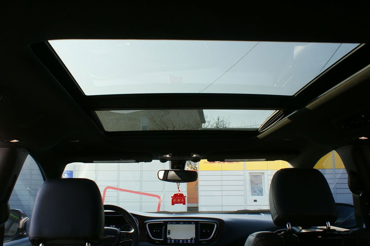 Chrysler Pacifica Limited 35th Anniversary Edition zdjęcie 37