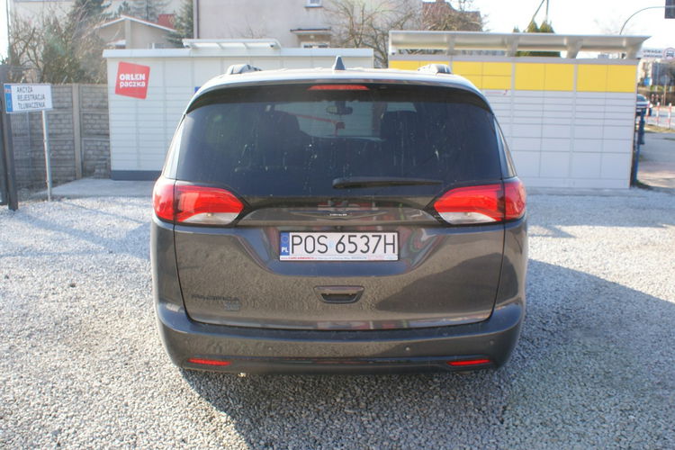 Chrysler Pacifica Limited 35th Anniversary Edition zdjęcie 4