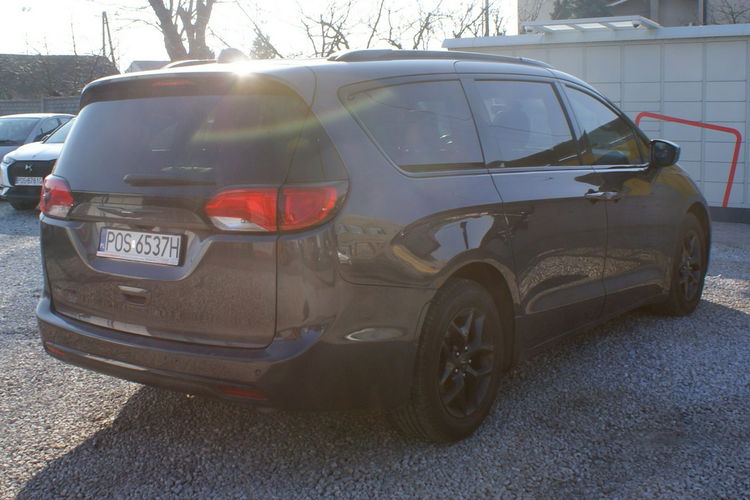 Chrysler Pacifica Limited 35th Anniversary Edition zdjęcie 5