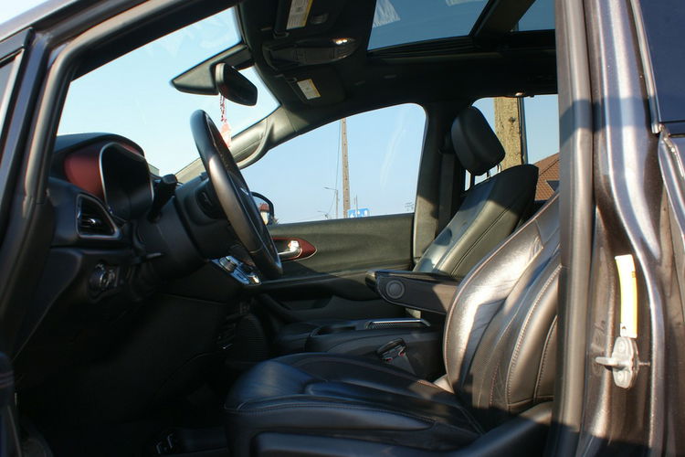 Chrysler Pacifica Limited 35th Anniversary Edition zdjęcie 9