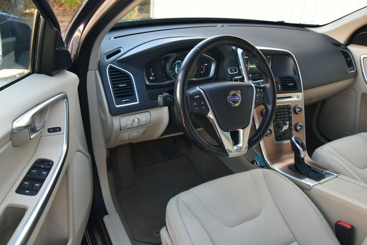 Volvo XC 60 Momentum AWD 2.4D4 180KM Automat 2014r. Salon Virtual BiX NAVi LED zdjęcie 15