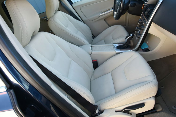 Volvo XC 60 Momentum AWD 2.4D4 180KM Automat 2014r. Salon Virtual BiX NAVi LED zdjęcie 31