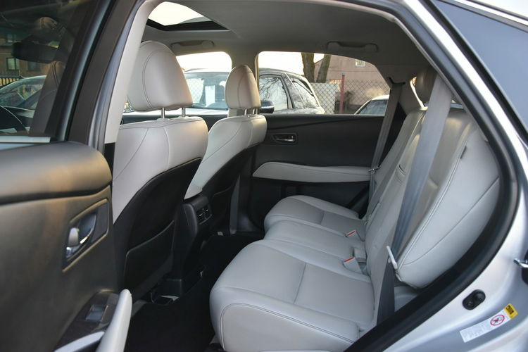 Lexus RX RX350 275KM AWD 2015r. niski przebieg BLiS 19" wentyle Kamera BiX LED zdjęcie 4