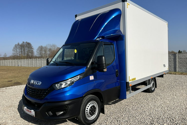 Mercedes Sprinter /Iveco Daily 35S16 Kontener Dł.-4.5m GWARANCJA 3.0/160KM Pneumatyka zdjęcie 2