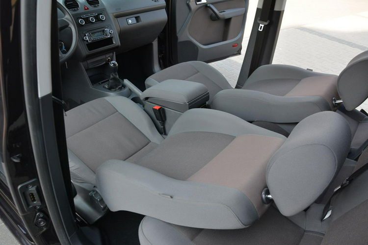 Volkswagen Caddy 106 przebiegu Maxi 7-Foteli Klimatronic Parktronic Aso Vw do końca zdjęcie 25