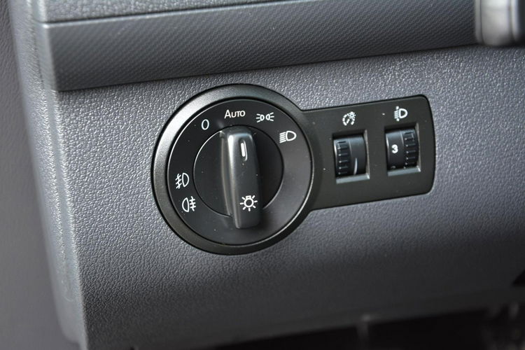 Volkswagen Caddy 106 przebiegu Maxi 7-Foteli Klimatronic Parktronic Aso Vw do końca zdjęcie 29