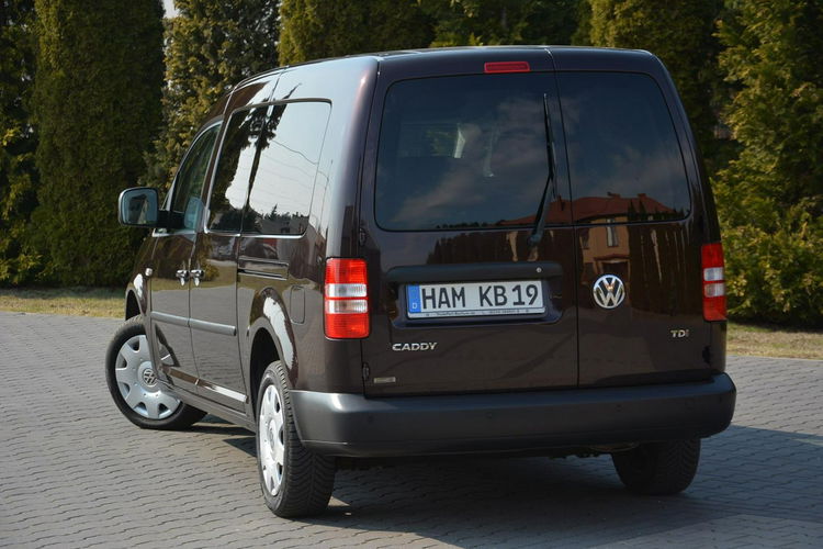 Volkswagen Caddy 106 przebiegu Maxi 7-Foteli Klimatronic Parktronic Aso Vw do końca zdjęcie 7