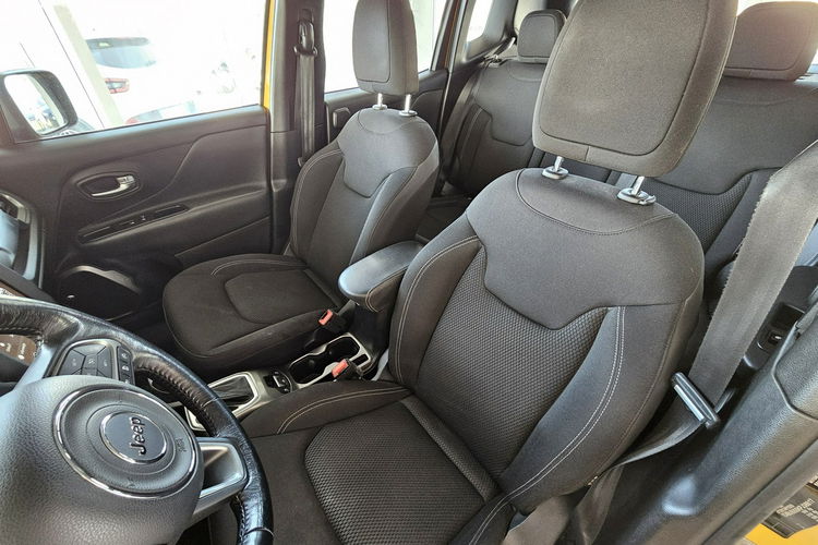 Jeep Renegade aktywny tempomat, czytanie znaków, grzane fotele i kierownica zdjęcie 11