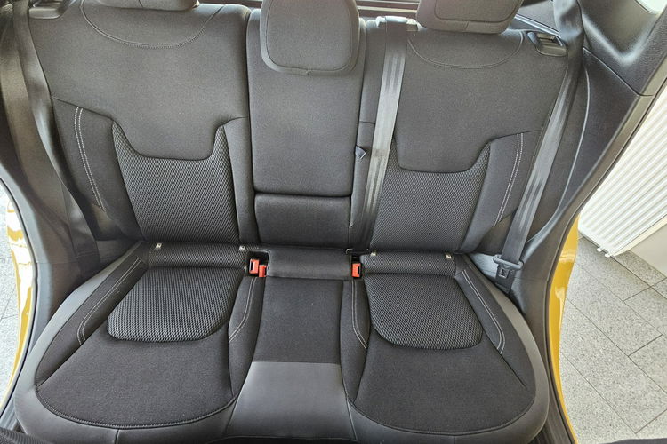 Jeep Renegade aktywny tempomat, czytanie znaków, grzane fotele i kierownica zdjęcie 13