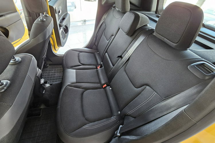Jeep Renegade aktywny tempomat, czytanie znaków, grzane fotele i kierownica zdjęcie 35