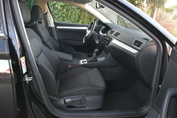 Skoda Superb 2.0TDi 150KM DSG 2021r. niski przebieg FullLED NAVi Kamera alu18" zdjęcie 11
