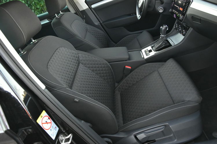Skoda Superb 2.0TDi 150KM DSG 2021r. niski przebieg FullLED NAVi Kamera alu18" zdjęcie 27