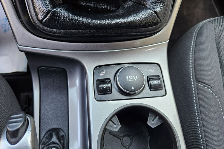 Ford Kuga Climatronic / Asystent parkowania / Podgrzewane fotele / 6 biegów, itd zdjęcie 10
