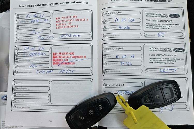 Ford Kuga Climatronic / Asystent parkowania / Podgrzewane fotele / 6 biegów, itd zdjęcie 11