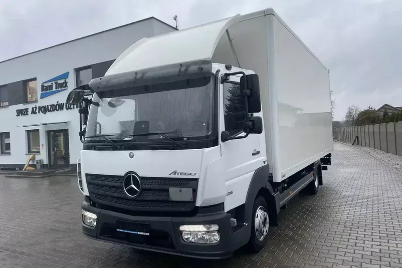 samochód ciężarowy Mercedes zdjęcie 1