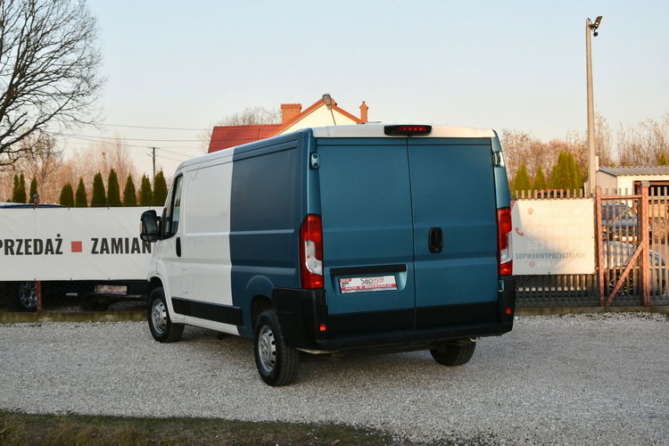 Peugeot Boxer L1H1 2.2HDi 120KM 2021r. Klima 3os. blaszak FV23 VAT1 zdjęcie 18
