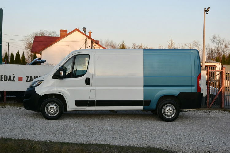 Peugeot Boxer L1H1 2.2HDi 120KM 2021r. Klima 3os. blaszak FV23 VAT1 zdjęcie 4