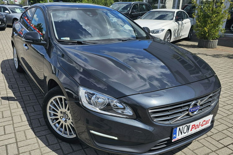 Volvo S60 , bogate wyposażenie, niski przebieg zdjęcie 3