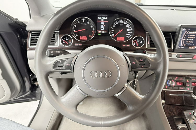 Audi A8 4.2 V8 MPI QUATTRO 334KM Xenon BOSE KEYLESSGO na Odcisk Solar Dach zdjęcie 33