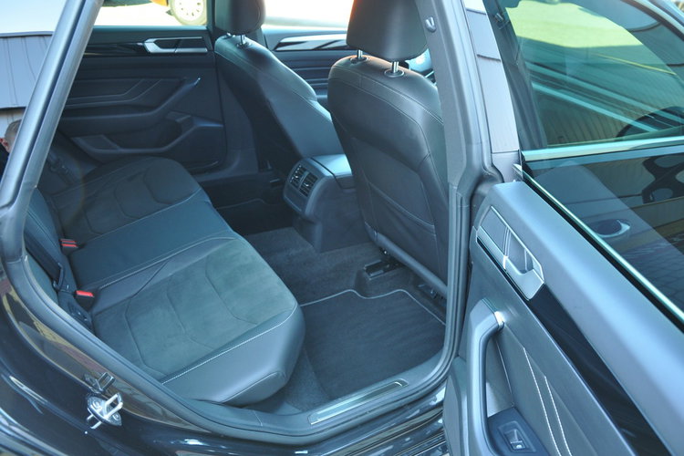 Volkswagen Arteon 2.0TSI 190KM DSG R-line El Klapa Nawigacja Hak Gwar. Fabryczna FV23 zdjęcie 30