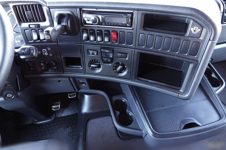 Scania R 520 / 6X2 / V8 / PUSHER / OŚ SKRĘTNA / PO KONTRAKCIE SERWISOWYM zdjęcie 38