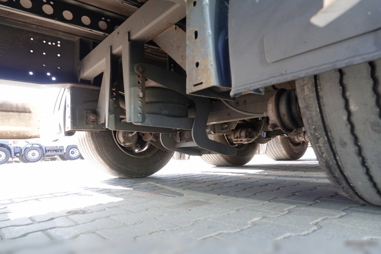 Wielton FIRANKA / MEGA / LOWDECK / OŚ PODNOSZONA / DACH PODNOSZONY zdjęcie 21