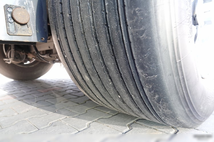 Wielton FIRANKA / MEGA / LOWDECK / OŚ PODNOSZONA / DACH PODNOSZONY zdjęcie 23