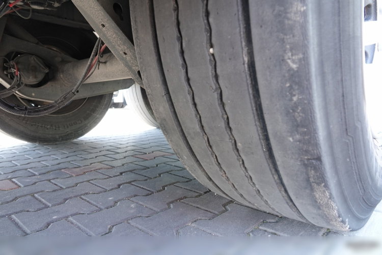 LECITRAILER / FIRANKA KONTENER / WINDA DHOLLANDIA / MOCNA PODŁOGA / OŚ PODNOSZONA  zdjęcie 23